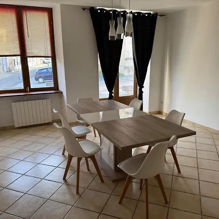 Charmante Maison De *