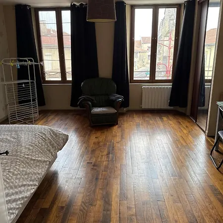 Charmante Maison De *