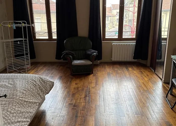 Charmante Maison De *